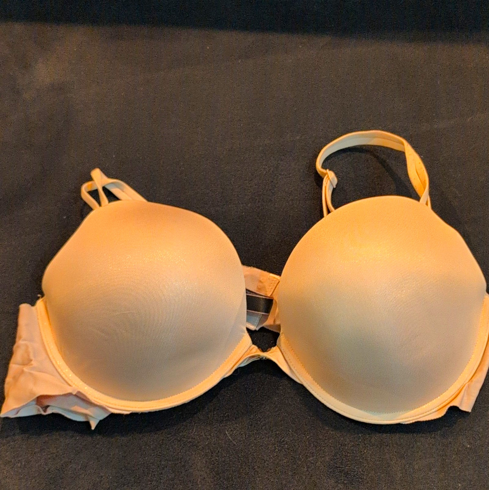 Victoria's Secret Push-Up Bra Hook & Eye Adjustable Straps Beige Solid 38D
